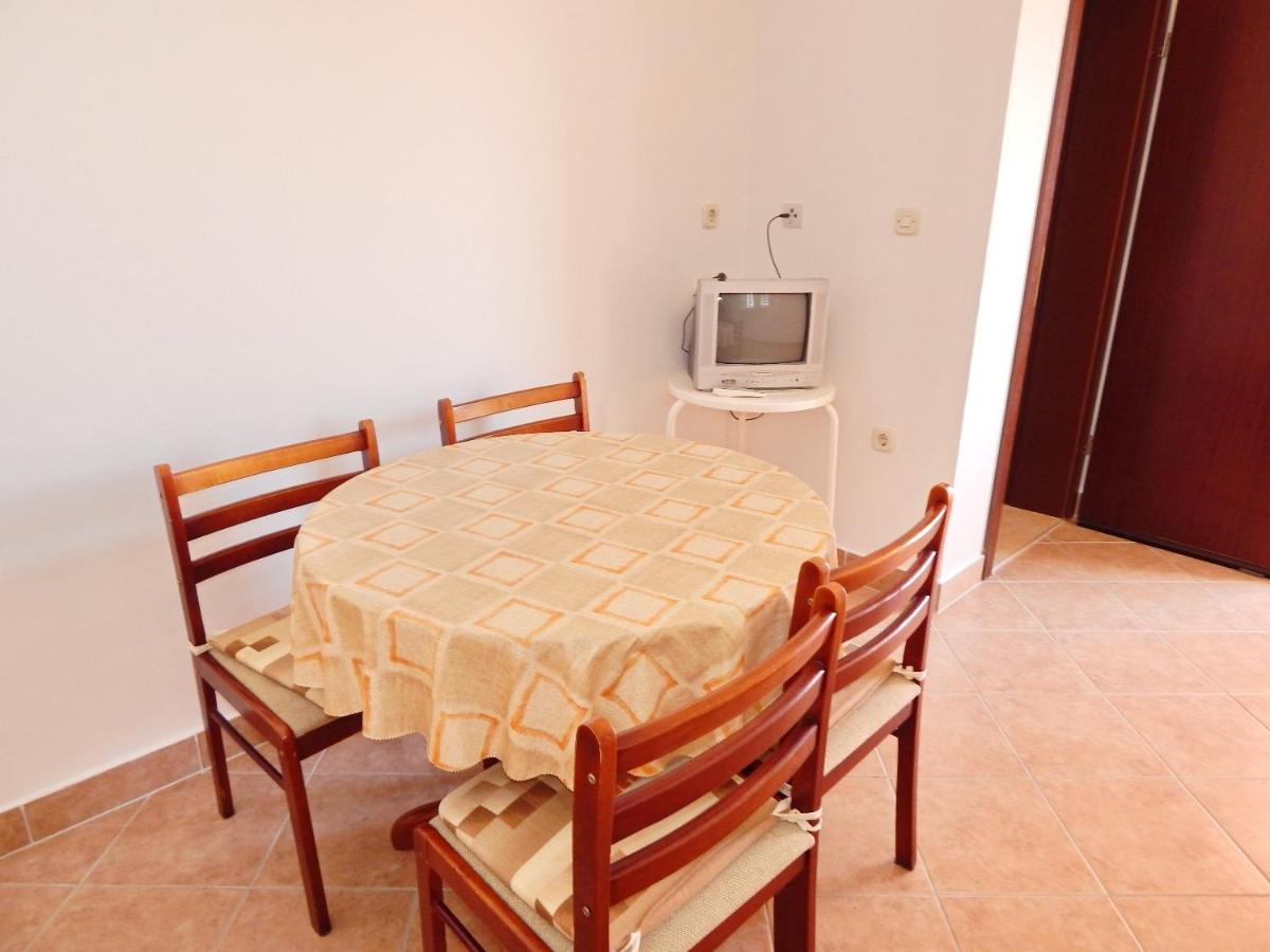 Apartments Luce - Family Friendly & Parking Паг Экстерьер фото